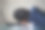 疲惫的女商人睡在笔记本电脑上图片下载