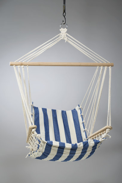 带扶手的吊床椅图片下载