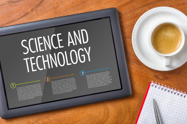 木桌上的写字板-科技图片下载