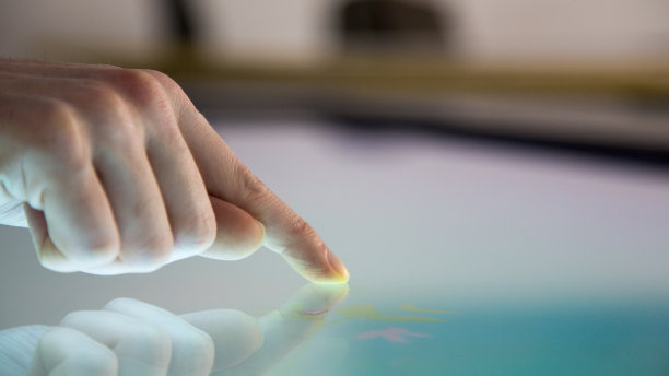 触摸表面特写图片下载