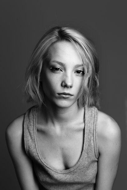 时尚照片的金发美女。图片下载