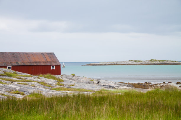 挪威北部海边的房子图片下载
