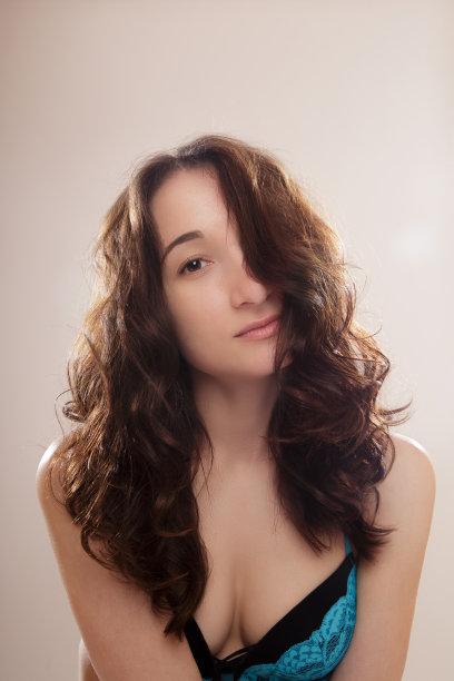 深色的模型图片下载