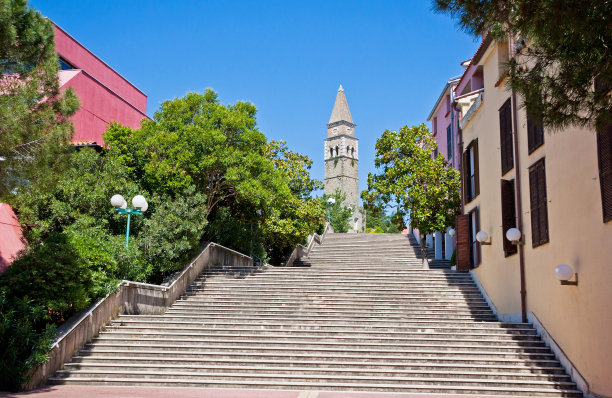 斯洛文尼亚波托洛兹的古修道院圣巴纳丁图片下载