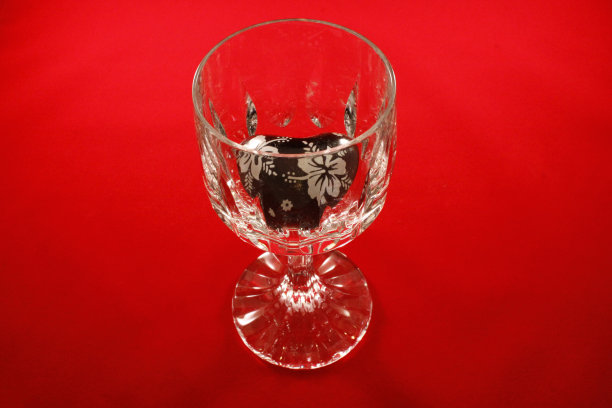 水晶玻璃与一颗心与花图片下载