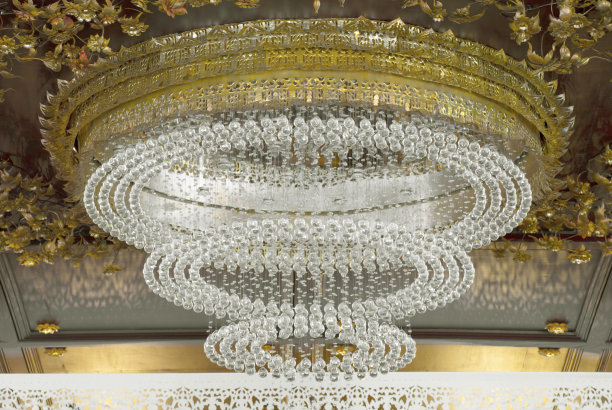 优雅的水晶吊灯图片下载