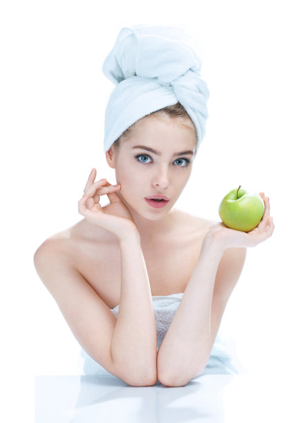 沐浴后皮肤好/有苹果的迷人女人图片下载