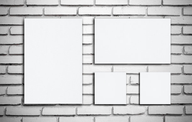 白色砖墙上的白板。图片下载
