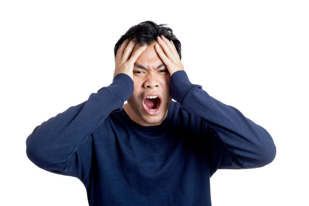 绝望的亚洲男人的肖像图片下载