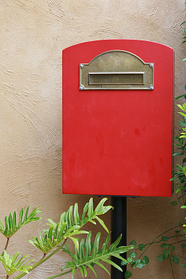 红色的邮箱图片下载