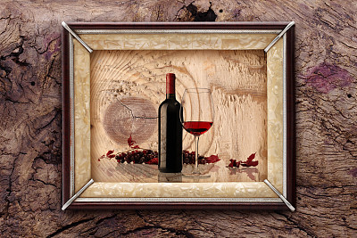 木制相框中的酒瓶和酒杯图片下载