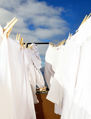 晾衣服晾在外面图片下载