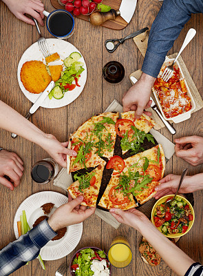 披萨的时间图片下载