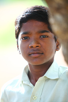 印度少年肖像图片下载