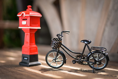 自行车与邮筒模型图片下载