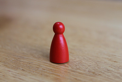 红色木制游戏件图片下载