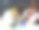 两个小学生在看化学实验图片下载