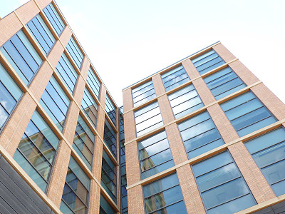 建筑与寡妇反映天空图片下载