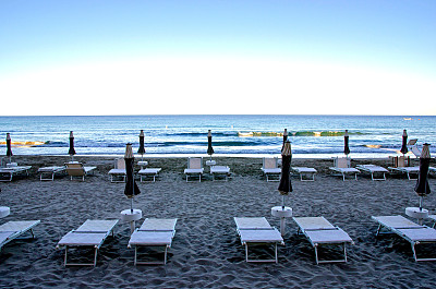 海滩的关门时间图片下载