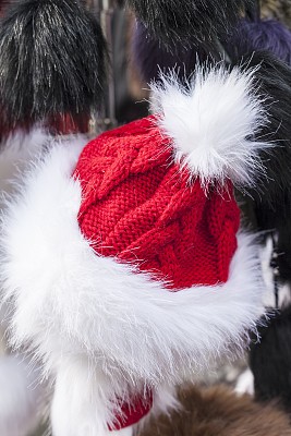 红色的冬天的帽子图片下载