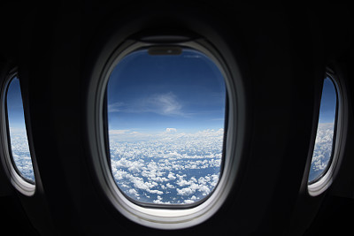 透过飞机的窗户图片下载