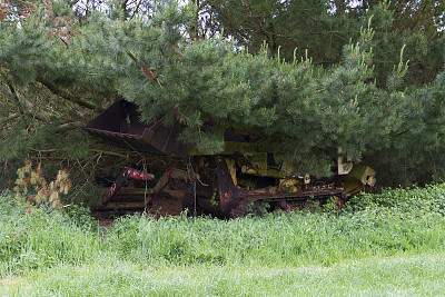 推土机生锈了。图片下载