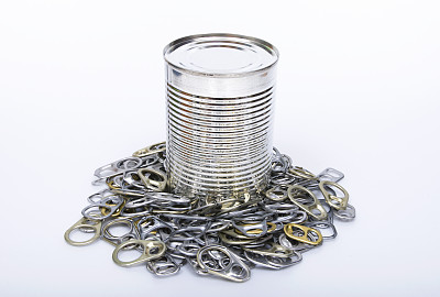 盖子和罐头在白色背景图片下载