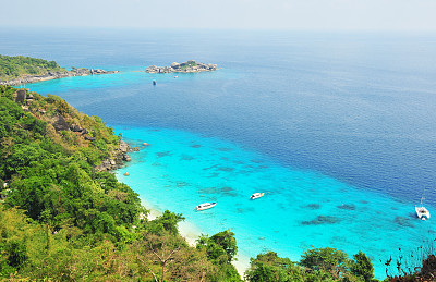 海湾对天的高角度视图图片下载