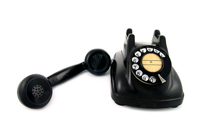 老式电话与旋转拨号隔离在白色背景图片下载