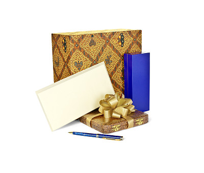 例的礼物图片下载