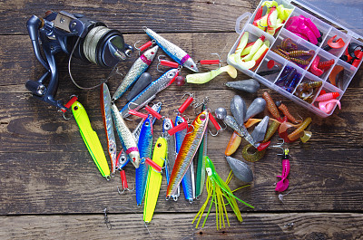 金属鱼饵和卷轴图片下载