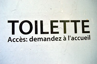 在门上画上厕所。图片下载