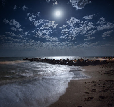 月光(乌克兰)图片下载