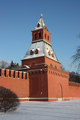 莫斯科。克里姆林宫墙。Taynitskaya塔图片下载