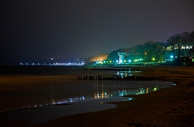 夜晚的大海图片下载
