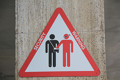 意大利的警告标志图片下载