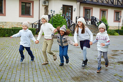 跑步去学校图片下载