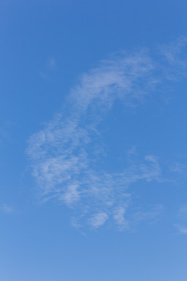 云在天空的自然背景图片下载