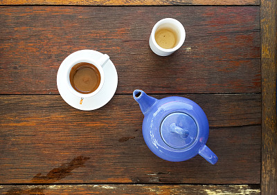 浓缩咖啡和茶壶图片下载