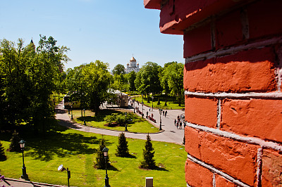夏天的亚历山德罗夫斯基花园图片下载