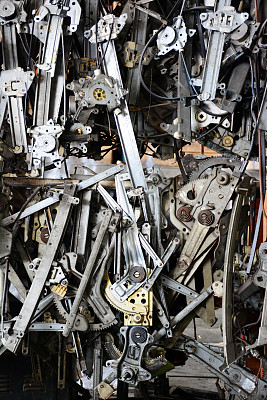 电动车窗电机旧金属车备用。图片下载