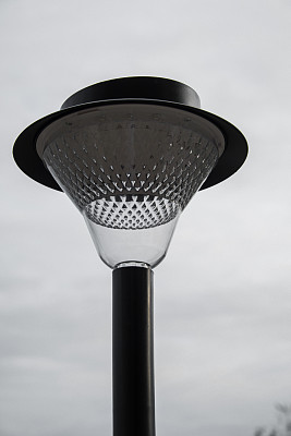 花园小路太阳能地灯图片下载