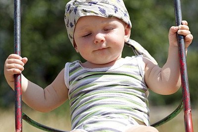 宝宝摆动图片下载