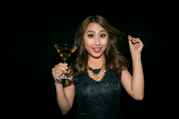 派对女孩图片下载