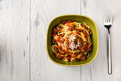 意大利肉酱面配帕尔马干酪图片下载