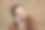 年轻女子使用手机图片下载