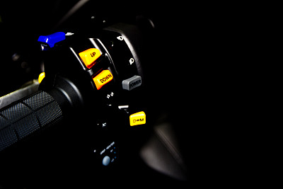 摩托车手柄上的上下开关控制图片下载