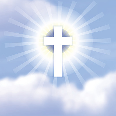 十字架在蓝色多云的天空。基督复活的象征。图片下载