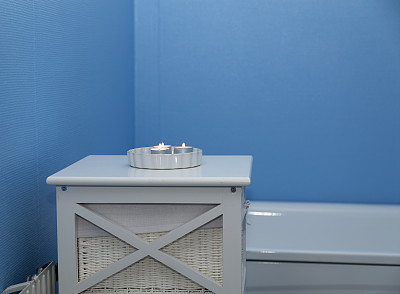 壁橱上的蜡烛图片下载