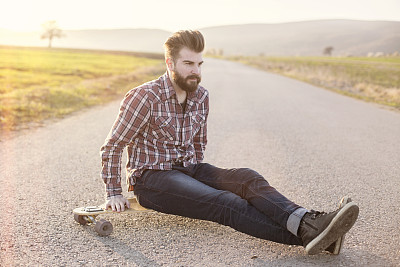 胡子和长板是你美好的一天所需要的一切图片下载